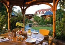 Otevřené sezení venku i nové menu v Babiččině zahradě