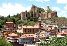 Gruzie láká na víno, přírodu, moře, historii… Letos však bez ruských turistů