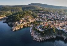 Za vínem i koupáním bezpečně. Chorvatsko má nyní nejlepší epidemiologickou situaci ve Středomoří Ostrov Krk, Foto Pavel Vítek RVV Studio