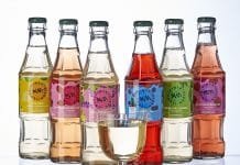 Značka Vinea spolu s vinaři připomíná tradici lokálního hroznového moštu. 