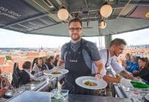 Po roce znovu v oblacích. Nebeské menu nad Prahou