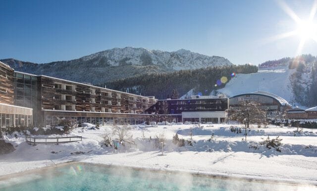 V Nassfeldu zima nekončí. Hotel Carinzia Falkensteiner láká na nový sníh, slunce a wellnes hotel Falkensteiner Carinzia Spa pod štíty alpských velikánů v Nassfeldu