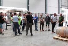 Vinařství udržitelné a transparentní. Společnost BS vinařské potřeby představila novinky Lidé v otevřeném areálu BS vinařské potřeby