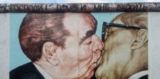 Zeď nám spadla… Berlín oslavil 35 let svobody. Město s unikátní atmosférou i jedinečnou gastronomií láká k návštěvě i vzpomínkám