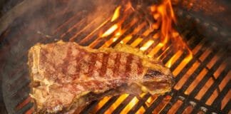 WOOD & STEAK: Grilovaný steak ničím nenahradíš