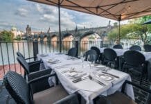 JARNÍ KAMPA PARK OKOUZLÍ SVĚŽESTÍ CHUTÍ. Sezona plná čerstvosti, elegance i vzpomínek