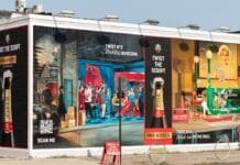 RADOSTNÁ NEPOSLUŠNOST V LAHVI S MARILYN. Piper-Heidsieck otřásá tradicemi. Hold ikonám, rebelii i odvaze