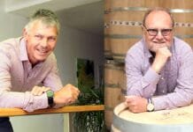 RECEPT NA ÚSPĚCH. Miloš Balga a Jan Ševčík rekapitulují své podnikatelské kroky v třicetileté historii firmy BS vinařské potřeby Majitelé firmy BS vinařské potřeby zleva: Miloš Balga a Jan Ševčík