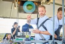 VEČEŘE V OBLACÍCH potěšila svěžími chutěmi babího léta i výběrem vín. Dinner in the Sky 2025 na Mrázovce