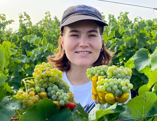 Mladi? vinar?i, Kamila Ilgne rová z vinařství Špalek Mladá vinařka Kamila Ilgnerová z vinařství ŠPalek